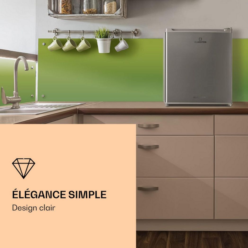 Minicongelador vertical Klarstein, ideal para dormitorio y hogar, 33 L, con estante, de bajo consumo, con máquina de hielo y raspador.