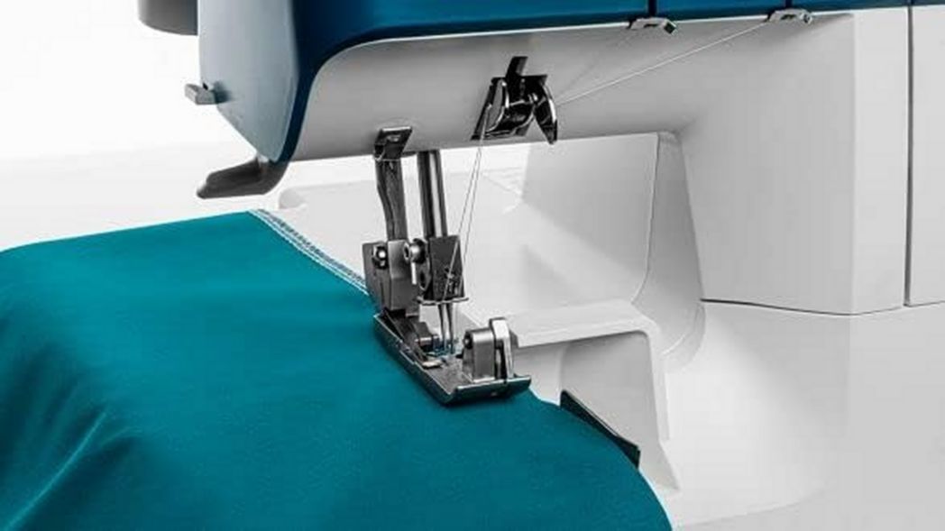 Máquina de coser PFAFF Admire 1000, aluminio multicolor, 4 hilos, 16 puntadas diferentes, fácil de usar