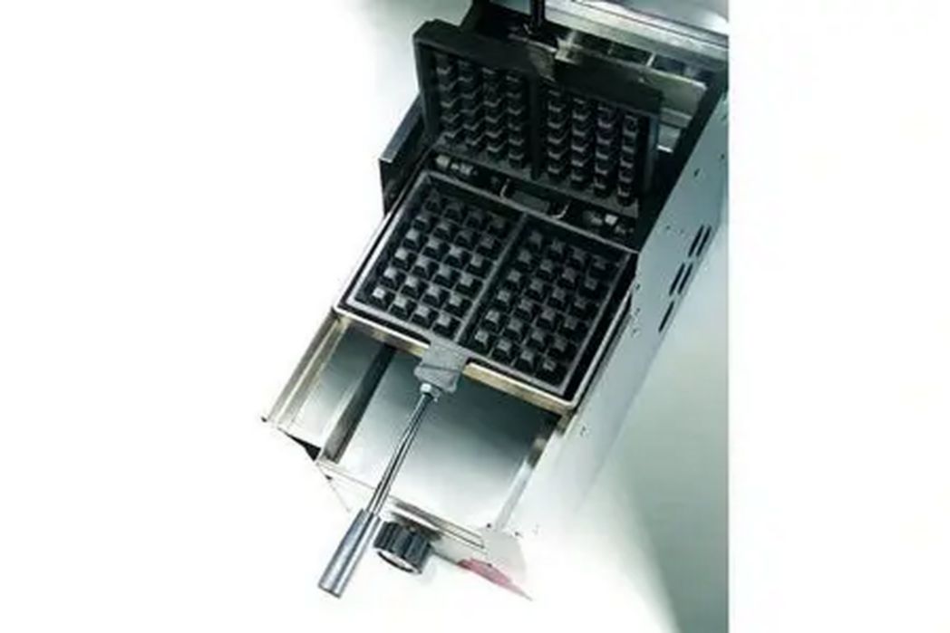 Máquina para hacer wafles y sándwiches tostados de feria reversible a gas de 24 celdas Sofraca
